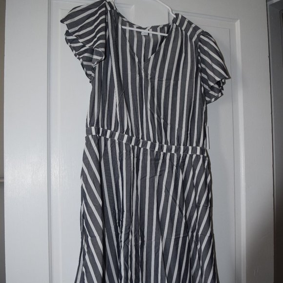 Dress - Picture 1 of 1